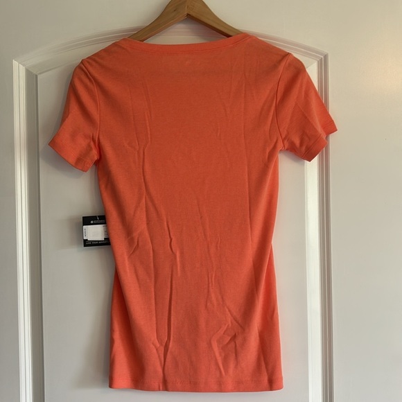NWT Women's Eddie Bauer Favorite Short Sleeve, V-Neck dusty coral t-shirt, SMALL - Picture 5 of 6